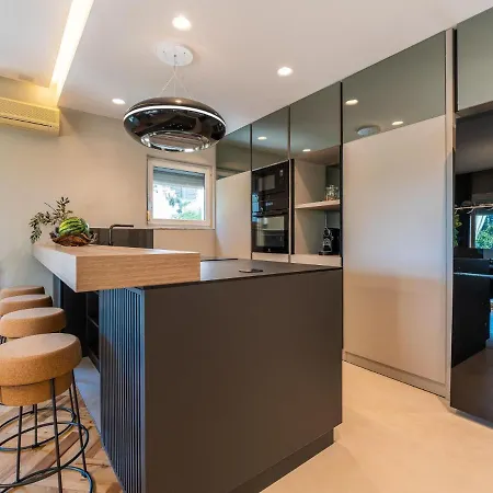 Exquisite With Private Pool In Villa Zadar