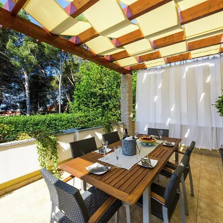 Exquisite With Private Pool In فيلة زادار